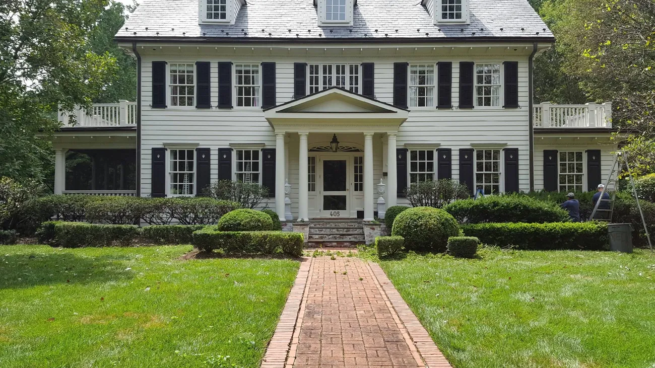JR Tree Service & Landscaping gallery 3